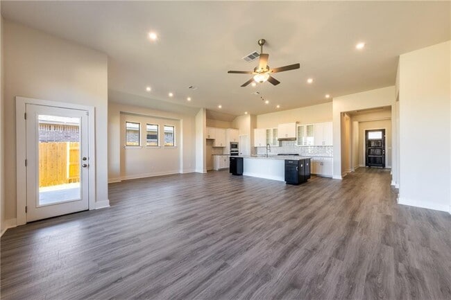 Building Photo - 844 Paseo de Castana Wy