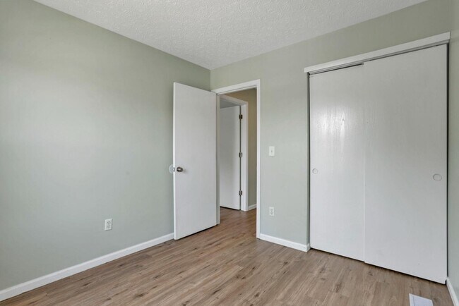 Building Photo - 2789 Raphael Dr