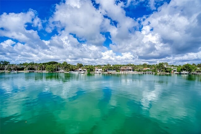 Building Photo - 6484 Indian Creek Dr