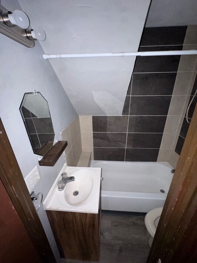 Building Photo - 3525 Dawning Ave