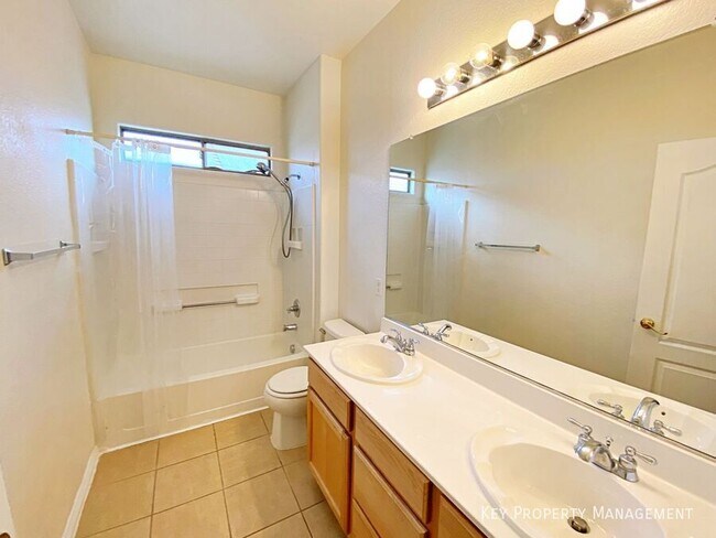 Building Photo - 9057 Spinning Wheel Ave
