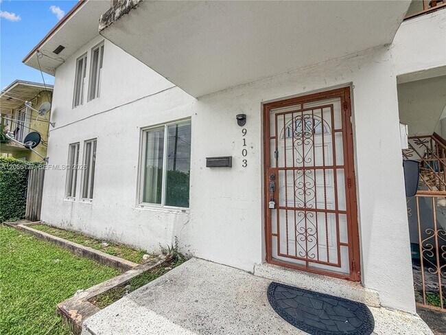 Building Photo - 9103 SW 38th St