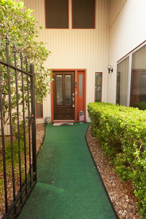 Building Photo - 2218 Green Tee Dr