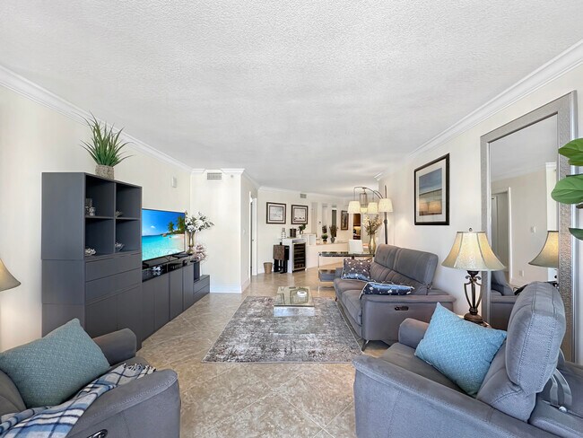 Building Photo - 3000 N Ocean Dr
