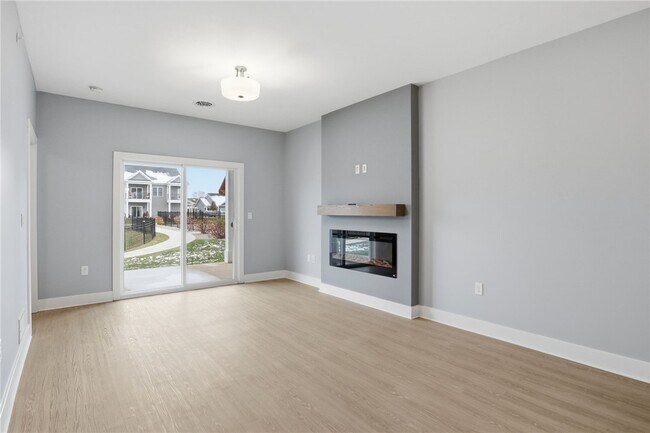 Building Photo - 1195 Marina Pkwy