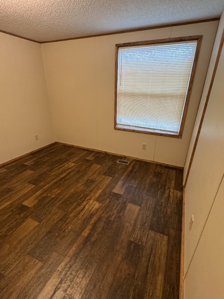 Building Photo - 4664 US-30