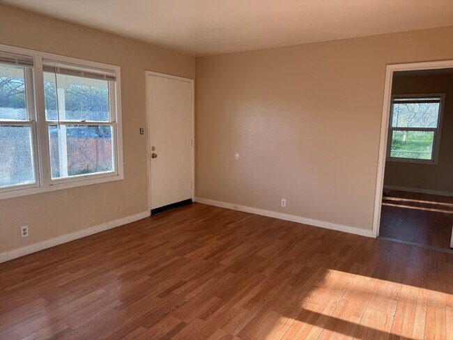Building Photo - 4286 S Kaiser Rd