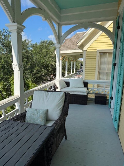 Outdoor living space accessible from living room - 1616 Post Office St
