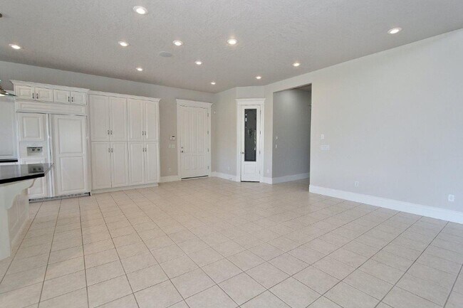 Building Photo - Immaculate & Captivating Home in Lexington Hills