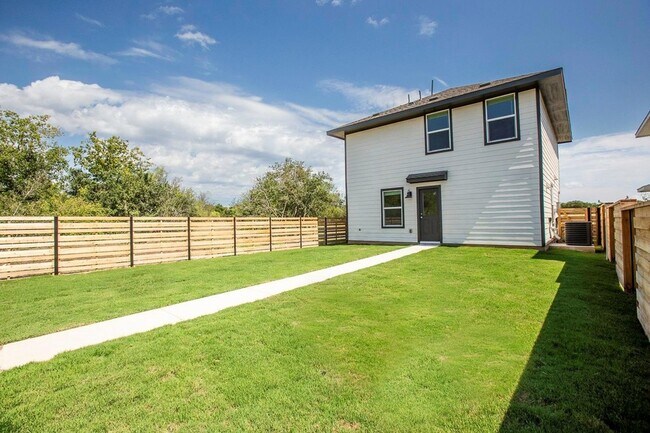 Building Photo - 331 Bugbee