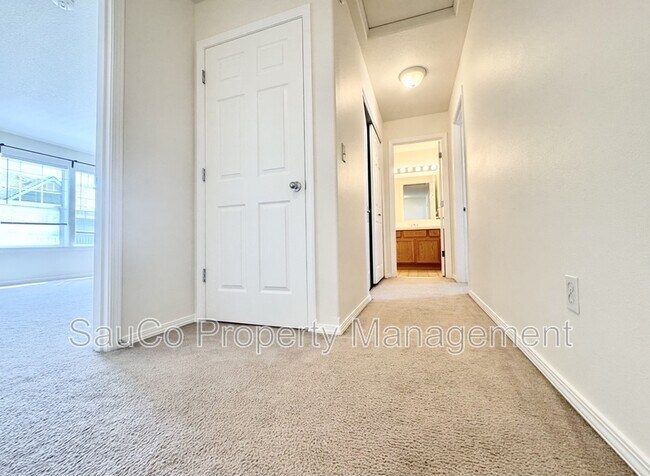 Building Photo - 12405 SW Cady Ln
