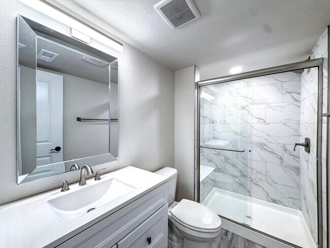 Building Photo - 9344 Beaver Brook Dr