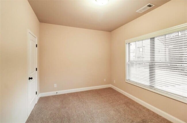 Building Photo - 193 Camellia Ct