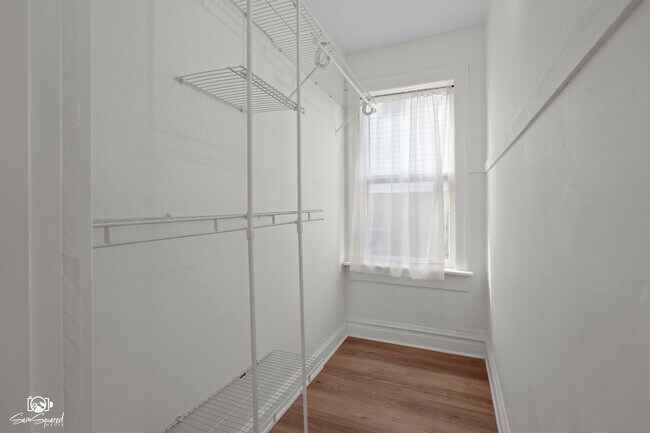 Building Photo - 7236 W 63rd Pl