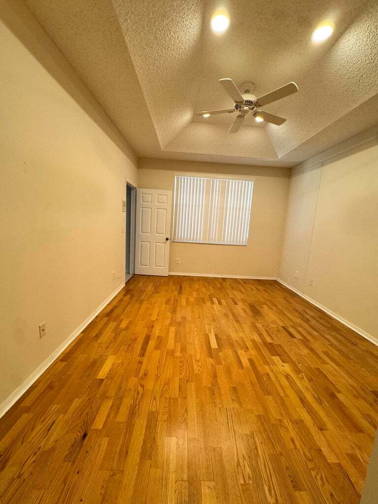 Building Photo - 10895 Fillmore Dr