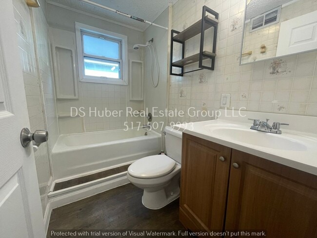 Building Photo - 1621 Roselawn Ave