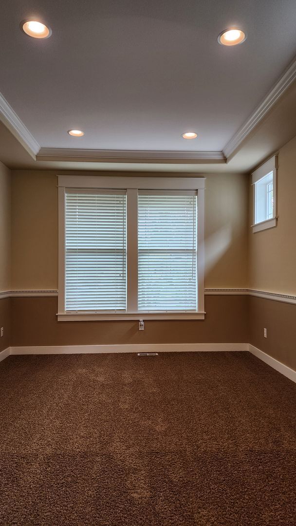 Building Photo - Beautiful Campus Glen 4-Bedroom!