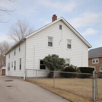 Building Photo - 14 Douglas St