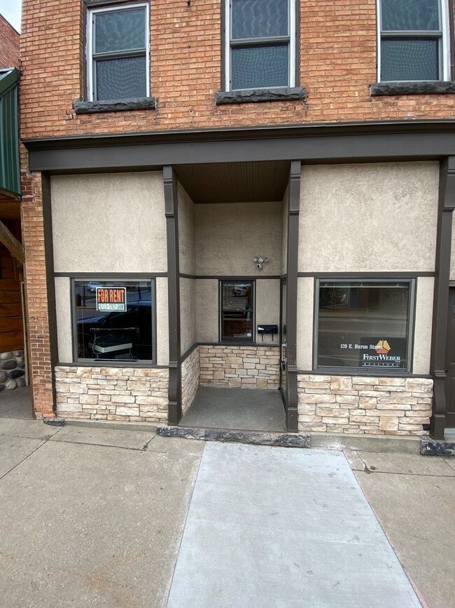 Building Photo - 118/120 E Huron