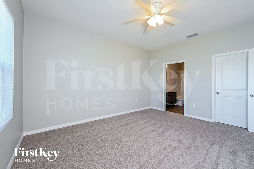 Building Photo - 3056 Gibraltar Blvd