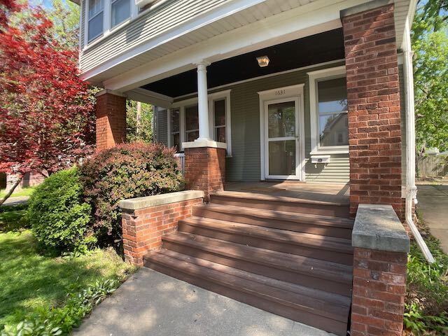 Building Photo - Home Near Bradley University