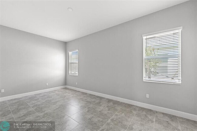 Building Photo - 5350 Liberty Ln