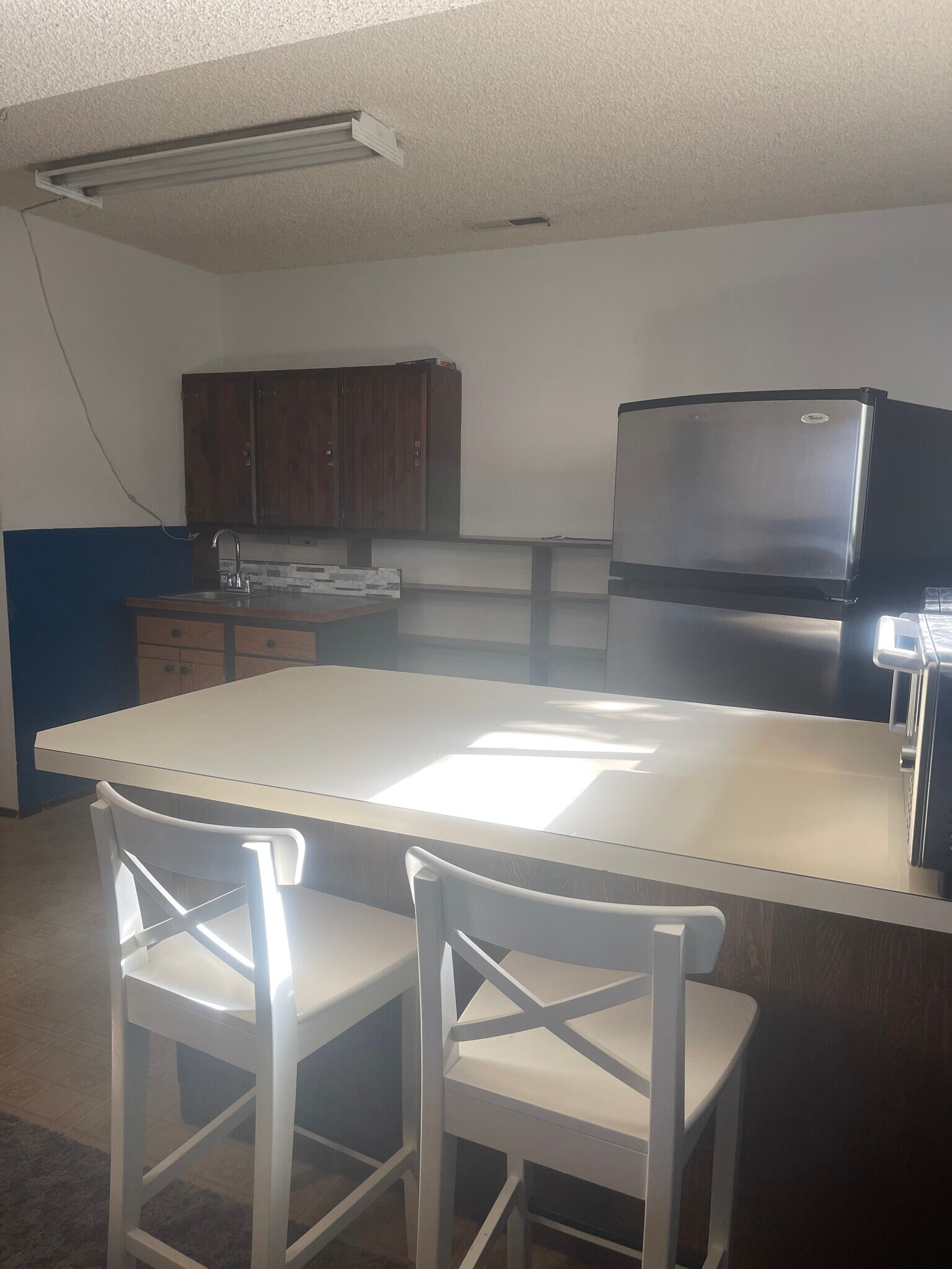 KITCHENETTE/EATING BAR view 1 - 1301 3rd St SE