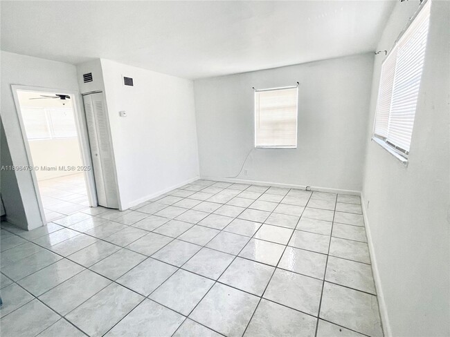 Building Photo - 825 NW 9th St