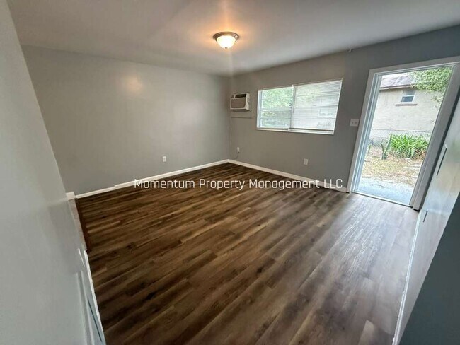 Building Photo - Upgraded 2/1 in Tampa- Move in Ready Enjoy ONE MONTH FREE!!