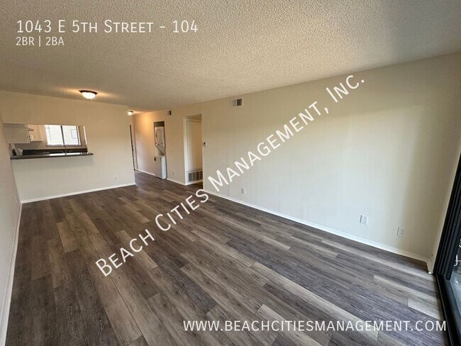 Building Photo - 1043 E 5th St