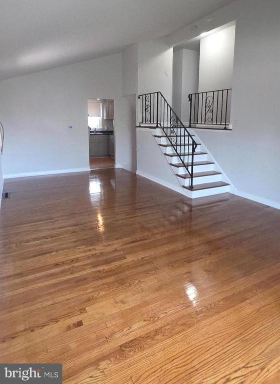 Building Photo - 5454 Burwood Ave