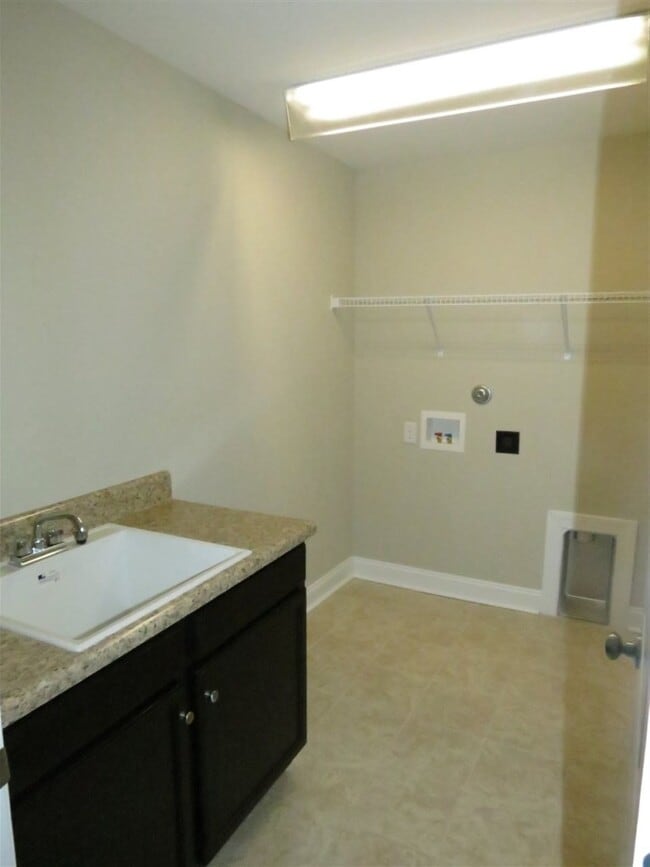 Building Photo - 411 Wolfe Ln