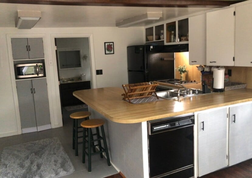 Building Photo - 64A Emerson Dr