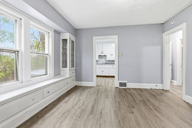 Building Photo - 11617 Forest Ave