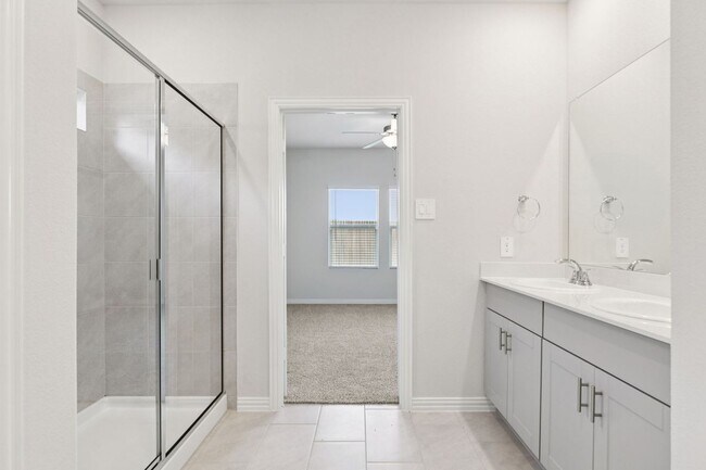 Building Photo - 109 Greenbriar Dr