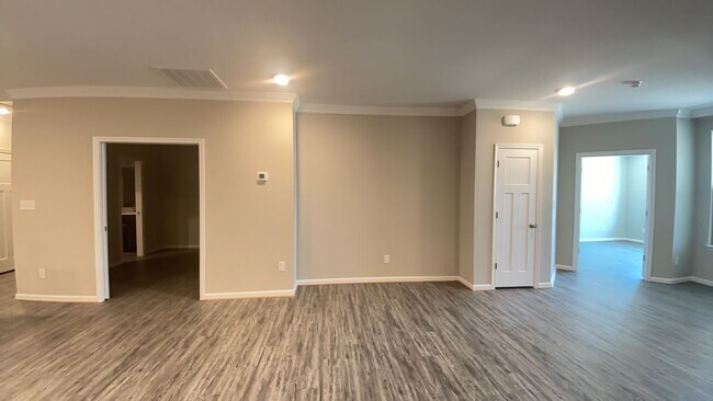 Building Photo - 1310 Kathy Ann Wy E