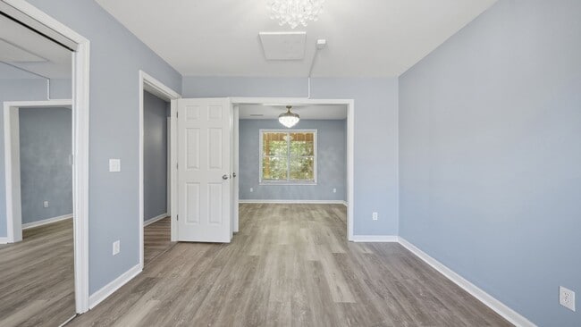 Building Photo - East Brainerd Home Available NOW!