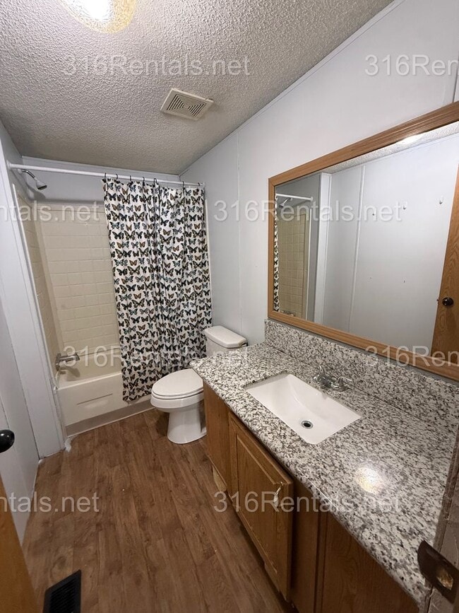 Building Photo - 800 W 81st St S