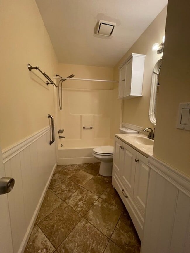 Building Photo - COUUNTRYSIDE CUTIE