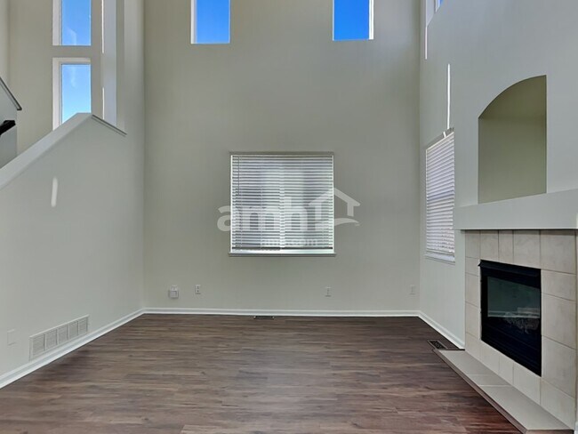 Building Photo - 7220 Grand Cascade Point