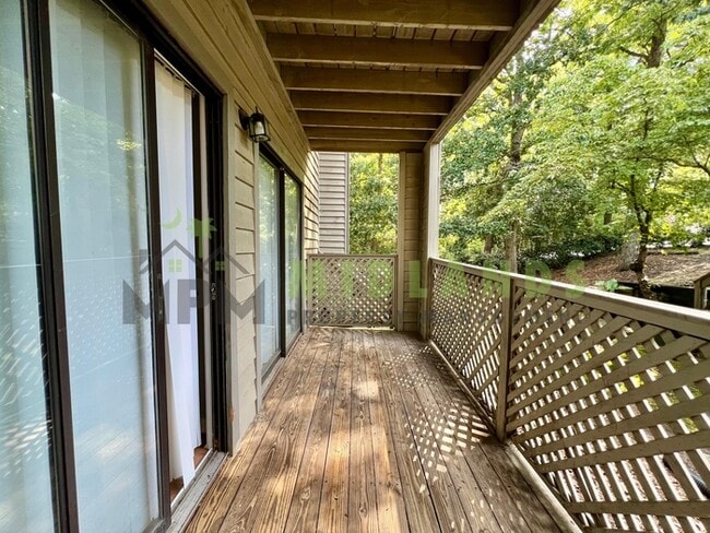 Building Photo - 6008 Village Creek Dr