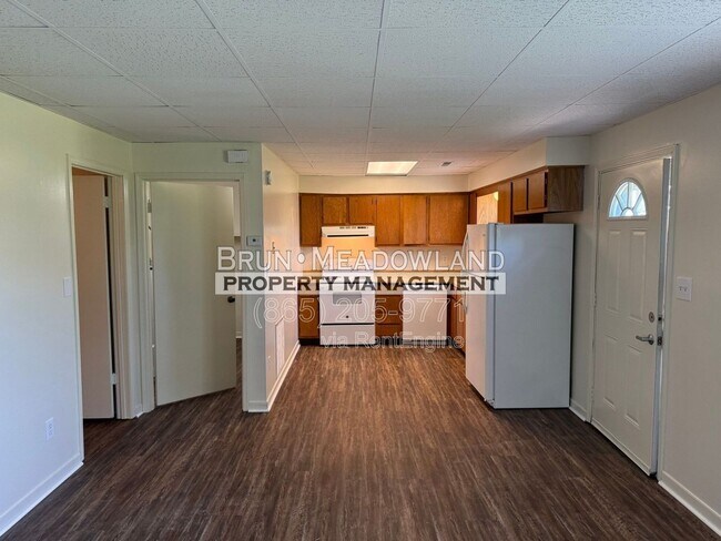 Building Photo - 1921 Meadowland Ln