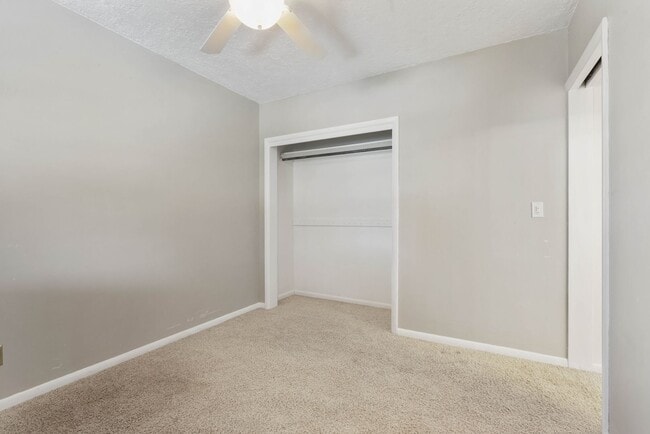 Building Photo - 4 BED 2.5 BATH HOME IN REXBURG