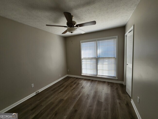 Building Photo - 419 Hannahatchee Ave