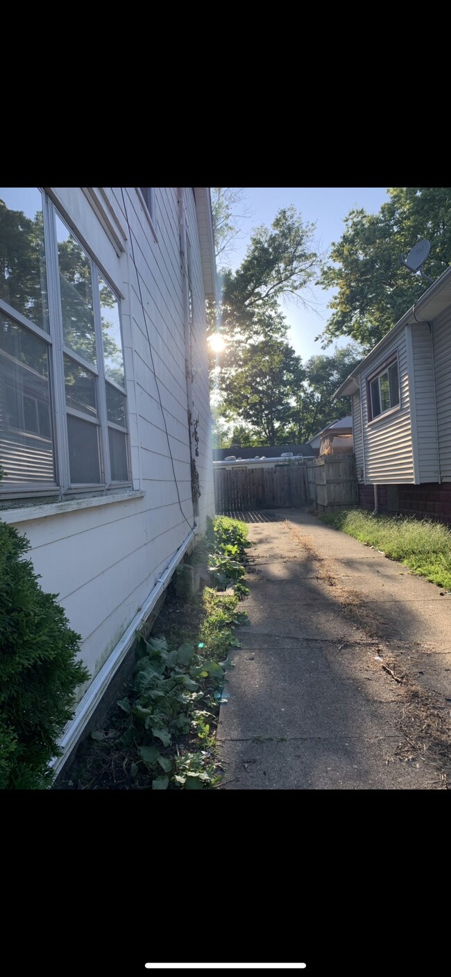 Building Photo - 2635 N Missouri Ave