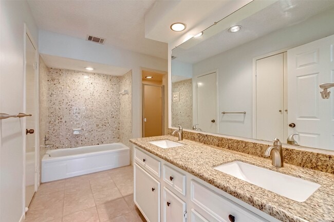 Building Photo - 395 Rancho Bauer Dr