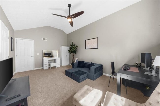 Building Photo - 820 Camelon Ct