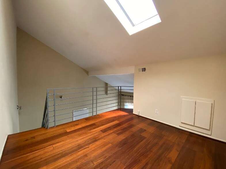 Building Photo - 64 Mar Vista Ave
