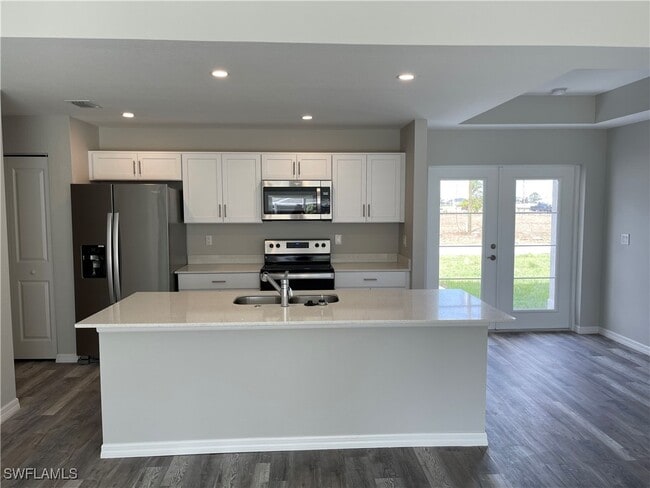 Building Photo - 2325 NW 9th Ave