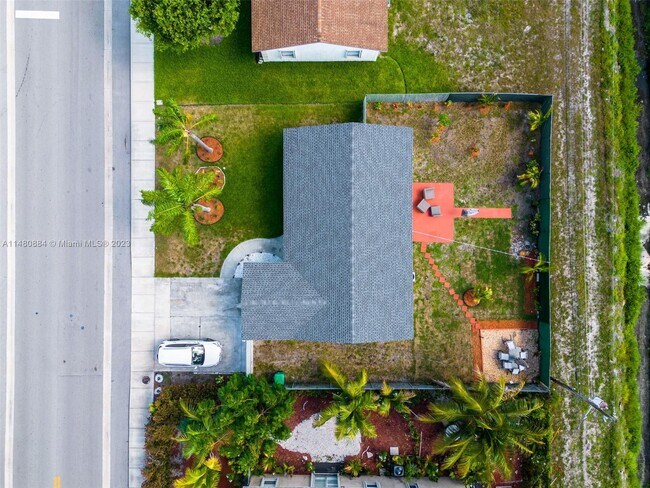 Building Photo - 2912 Avenue H W